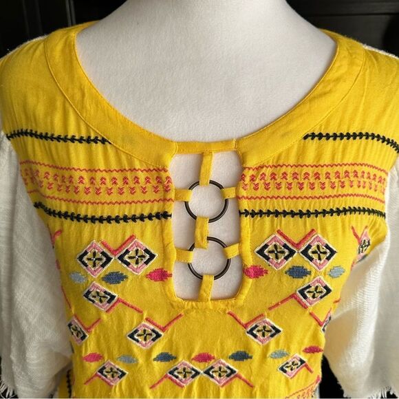 Rocks & Indigo Yellow Embroidered Boho Blouse Size Medium - Picture 2 of 11